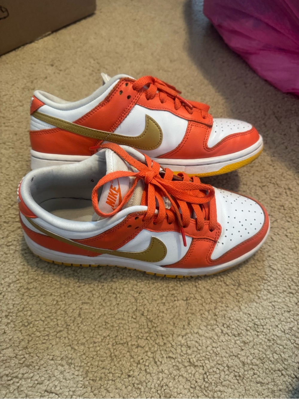 Nike Low-Top Sneakers - White / Orange / Gold